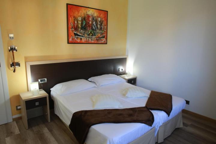 Hotel Lauro Gravedona Bagian luar foto