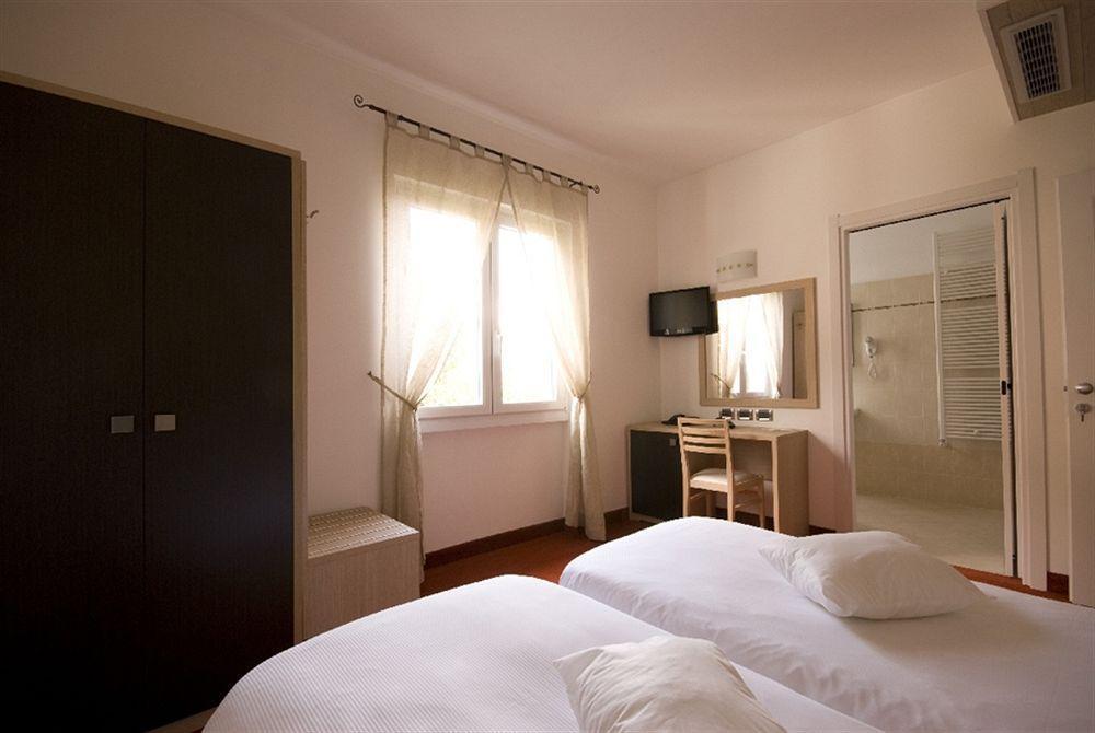 Hotel Lauro Gravedona Bagian luar foto